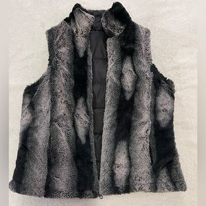 Brand New KC collections reversible faux fur vest size medium
